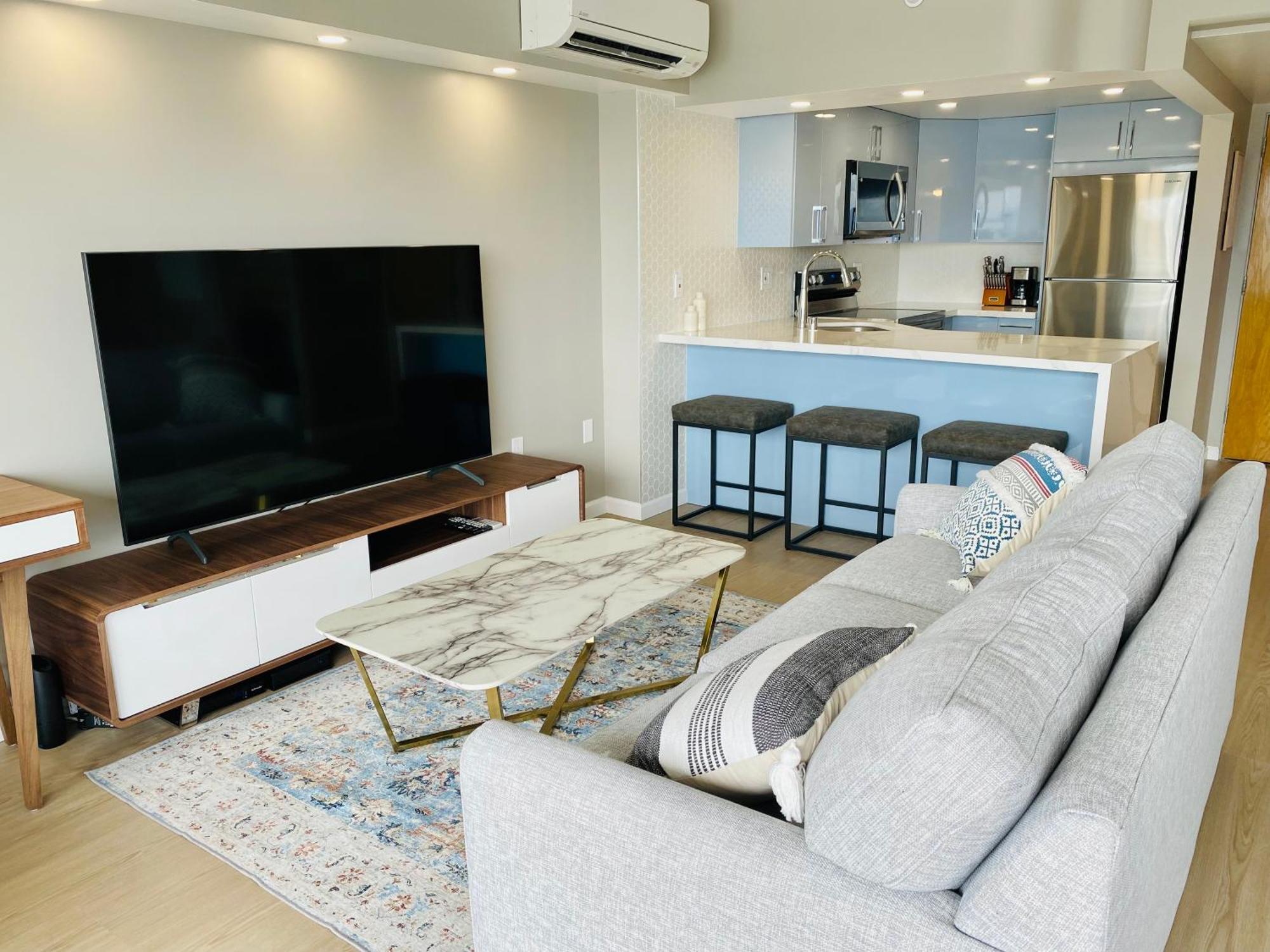 Panoramic Oceanview Resort - Full Kitchen In Each Room, 2 Swimming Pools, Onsite Restaurants, Fireworks Every Friday โฮโนลูลู ภายนอก รูปภาพ