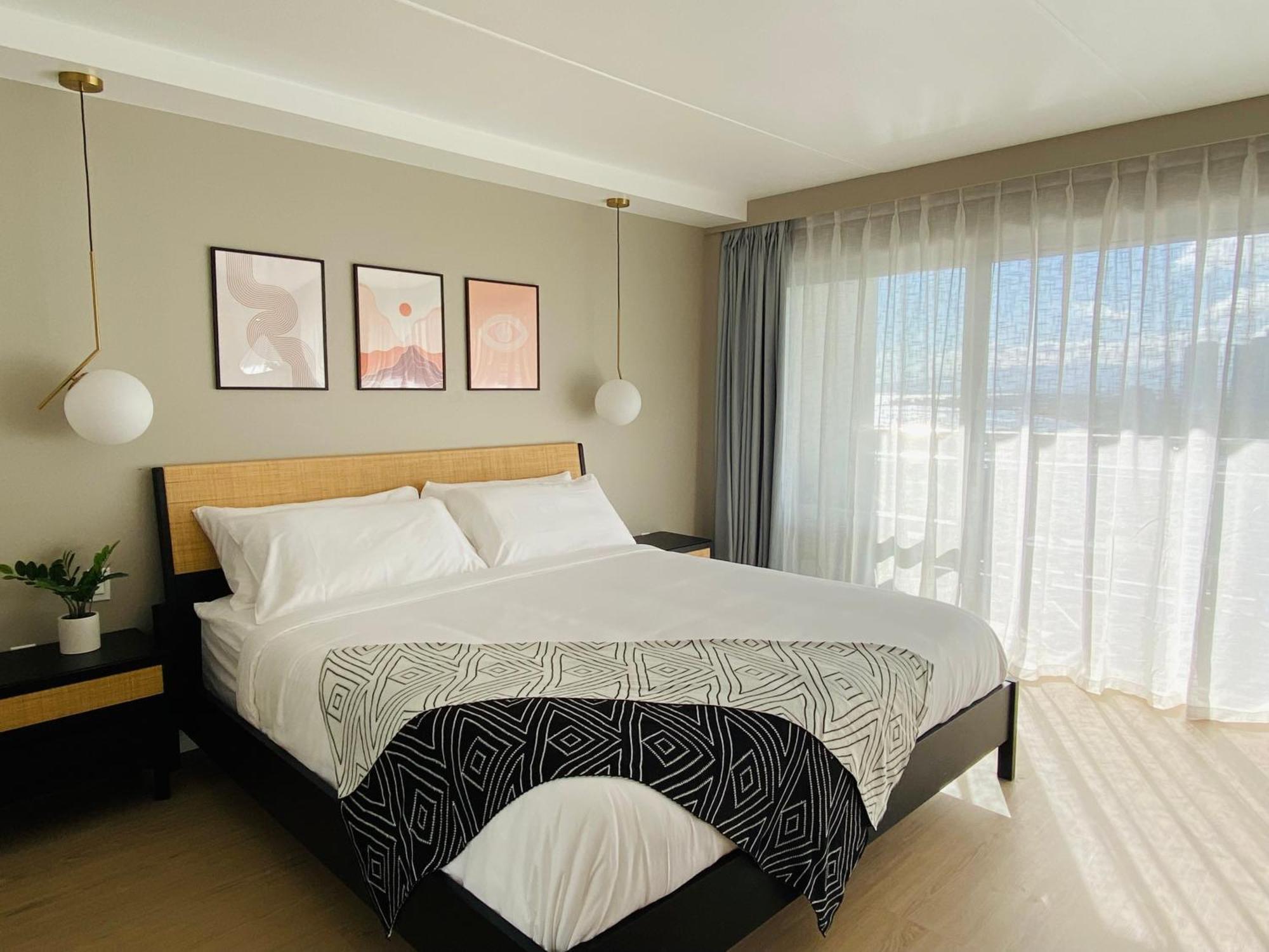 Panoramic Oceanview Resort - Full Kitchen In Each Room, 2 Swimming Pools, Onsite Restaurants, Fireworks Every Friday โฮโนลูลู ภายนอก รูปภาพ